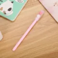 Bolígrafo de gel rosa creativo con tapa de orejas de conejo en escritorio de madera - 0.5mm / Rosa
