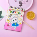 Quaderno creativo per grattare fai-da-te per bambini con simpatico coniglietto e stilo in legno - single opp bag / Coniglietto