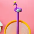 Simpatica penna gel viola con un fenicottero cartone animato e corona gialla per bambini - 0.5mm / Viola