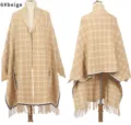Poncho chal de punto beige con estampado de pata de gallo flecos y bolsillos SKU - Talla única / Tops / Beige