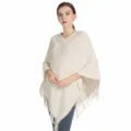 Eleganter cremefarbener Chenille-Strickponcho mit Fransen und Karomuster für Damen - Einheitsgröße / Oberteile / Beige