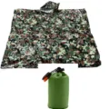 Poncho de emergencia de camuflaje impermeable para exteriores con bolsa, antiviento. - Impermeable de camuflaje y bolsa con silbato verde
