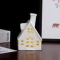 Witte keramische holle huis kandelaar nachtlampje voor huisdecoratie en gezellige sfeerverlichting - LED-huisje - Driehoek