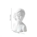 Elegante soporte para joyas busto de niña en resina blanca con venda floral de 10cm - Resin Flower Blindfold Girl - White
