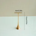 Dettaglio del supporto per orecchini a T in metallo dorato, largo 6 cm e alto 15 cm. - 15cm / Oro