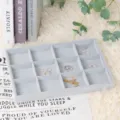 Luxe grijze fluwelen sieraden organizer tray met 12 vakken voor diverse sieraden - 12 Vakken Sieraden Tray / 35*24*3CM Grijs Fluweel