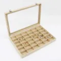 Scatola porta gioielli professionale in lino beige con 40 scomparti e coperchio in vetro - 36 griglie / 35*24*4.5cm
