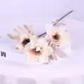 Künstliche 3-Kopf Pfingstrosen Seidenblumen für Haus Hochzeit Dekoration und Blumenarrangements. - Hellbeige