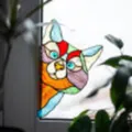 Dettaglio adesivo per finestra gatto in vetro colorato, perfetta decorazione in vetro per la casa. - Gatto Colorato