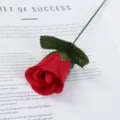 Rote künstliche Rose einzelner Stiel Seidenblume für Heimdekoration Fotografie Requisiten - Burgunderrot