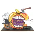 Vista dettagliata della decorazione da tavolo in legno con zucca di Halloween e simpatico fantasma. - Stile H / 20x13.5cm
