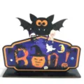 Decorazione da tavola in legno di Halloween con simpatico pipistrello e zucca per festa. - Stile O