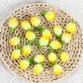 Kleine gelbe künstliche Rosenknospen Blütenköpfe für DIY Basteln und Hochzeitszubehör. - Gelber Rand