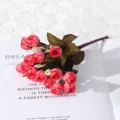 Künstlicher Mini-Rosenblumenstrauß, 15-Kopf-Simulationsblume für Heimdekoration und Partygestaltung. - Rosa