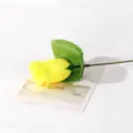 Einzelne künstliche gelbe Rose Seidenblume Frühlingsknospe für Heimtextilien Hochzeit Dekoration - Gelb
