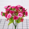 Künstlicher kleiner Rosenstrauch 21 Köpfe rosa dekorative künstliche Blume Heimdeko - Fuchsia