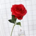 Künstliche einzelne rote Rosenblüte für Heimhochzeit Dekoration künstliches Blumenarrangement. - Rot