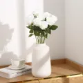 Weisse künstliche Rosenblüten Blumenstrauß für Heimdekoration, Hochzeit und Valentinstag. - Weiß