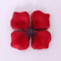 Künstliche rote Rosenblüten für romantische Hochzeit Antrag und Party Dekoration, Stoffmaterial. - Weinrot mit schwarzen Punkten