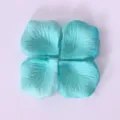 Hellblaue künstliche Rosenblüten für Hochzeit, romantische Antrag Deko und Feiern. - Türkisblau