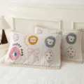 Ensemble de taies d'oreiller en gaze de coton 4 couches, jolie housse de lit brodée de dessin animé. - Fête Douce