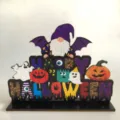 Decorazione da tavola in legno di Halloween con gnomo carino, zucca e fantasma. - Stile S