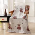 Toalla de baño de gasa con osito y cerezas, manta suave y transpirable para uso cómodo en verano. - Cereza