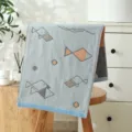 Japanische baumwollgaze gesichtstuch weich saugfähig für den haushalt mit niedlichem fischmuster - Handtuch Pixelfisch Blau