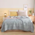 Drielagige katoenen gazen zomerdeken ademend met een mooi geometrisch patroon voor tweepersoonsbed - Waterrimpel blauw