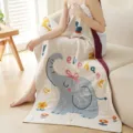 Toalla de baño de gasa de algodón suave con bonito patrón de elefante, absorbente y delicada. - Elefante