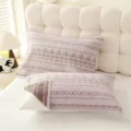 Serviette d'oreiller en gaze de coton douce avec motif géométrique ethnique pour la chambre. - Chuchotement de Poly