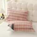 Housse de coussin en gaze de coton douce à carreaux avec charmant imprimé parapluie. - Parapluie