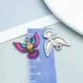 Πολύχρωμο μενταγιόν κολιμπρί σμάλτου για DIY χειροποίητα αξεσουάρ κατασκευής κοσμημάτων - Κολιμπρί με Ανοιχτά Φτερά (27645) / 1 Τεμάχιο (19x21mm) / έντονο ροζ