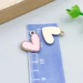 Ciondolo a cuore in smalto rosa per la creazione di gioielli fai da te su un righello - Cuore Smaltato Rosa (14985) / 1 Pezzo (13*13mm) / Rosa