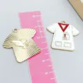 Weiß-roter Arzt Krankenschwester Hemd Emaille Anhänger für DIY medizinischen Schmuck - Weiße Medizinische Krankenschwester Uniform Form / 1 Stück/Packung (28*30mm)