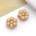 Pequeñas cuentas de margaritas en esmalte rosa y acero dorado para joyería artesanal DIY - Rosa