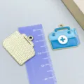 Breloques sac de secours en émail bleu avec croix pour la création de bijoux DIY - 1 Pièce/Paquet (25x22mm)