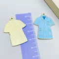 Pendentif blouse médicale en émail bleu pour projet de création de bijoux DIY - 1 Pièce (36x28mm)
