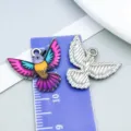 Ciondoli a forma di colibrì in smalto colorato con ali spiegate per gioielli fai da te - Colibrì Con Ali Spiegate (27645)