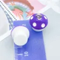 Süßer violetter Pilzanhänger aus Harz mit weißen Punkten für DIY-Schmuckzubehör - 1 Stück/Packung (11x17mm)