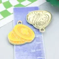 Ciondolo a quadrifoglio per San Patrizio in lega dorata con finitura in smalto giallo - Scatole quadrifoglio (27258) / 1 Pezzo (19x19mm) / Giallo