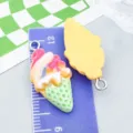 Süßer Eiscreme-Anhänger aus Harz für DIY-Schmuck in bunten Farben - Schleifen-Eis (24503) / 1 Stück (27x13mm) / Grüne Basis