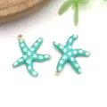 Ciondolo a forma di stella marina in smalto turchese con pois bianchi per gioielli DIY. - Verde