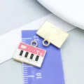 Musikinstrument-Keyboard-Anhänger aus buntem Emaille und Gold für DIY-Schmuckherstellung - Klaviertastatur (19465) / 1 Stück (13x15mm) / Fuchsia