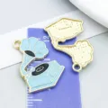 Detaillierter hellblauer Emaille-Grammophon-Anhänger für die DIY-Schmuckherstellung Zubehör - Grammophon (27245) / 1 Stück (24*17mm) / Seeblau