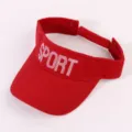 Casquette de sport rouge avec broderie de lettres blanches, idéale pour l'été et le sport. - Réglable / Rouge