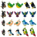 Ensemble de breloques oiseaux en émail coloré incluant colibris et perroquets pour bijoux DIY - Ensemble de Pendentifs Oiseaux en Émail Coloré (SN1769) / Set de 20 Pièces / Multicolore