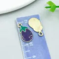 Ciondolo a forma di melanzana in smalto viola con finitura dorata per gioielli fai da te - Melanzana (27970)