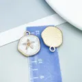 Elegante ciondolo a stella marina in smalto bianco perlato con finitura oro KC per gioielli - 海洋海星吊坠(28025)