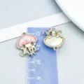Colgante medusa aleación oro KC para joyería DIY, vidrio rosa, tamaño en regla - Medusa Irisada (28137) / 1 Pieza/Paquete (19*15mm) / Oro KC / Rosa